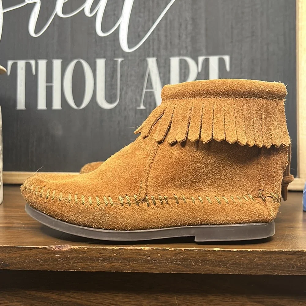 Girls Minnetonka Leather Suede Boots